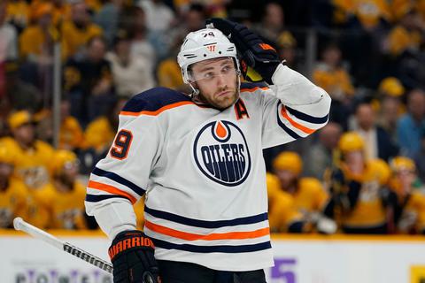 Leon Draisaitl spielt für die Edmonton Oilers. © Mark Humphrey/AP/dpa