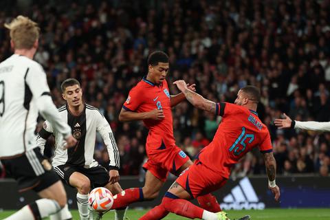 Es war ein umkämpftes Spiel in Nations League: Deutschland spielt im Londoner Wembley-Stadion 3:3 gegen England. Foto: dpa